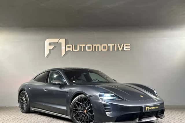 Porsche Taycan (2020) thumbnail 7