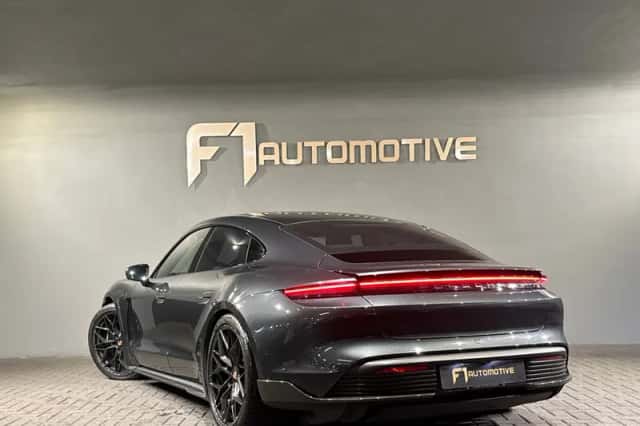 Porsche Taycan (2020) thumbnail 8