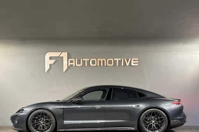 Porsche Taycan (2020) thumbnail 10