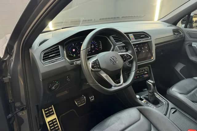 Volkswagen Tiguan (2022) thumbnail 6