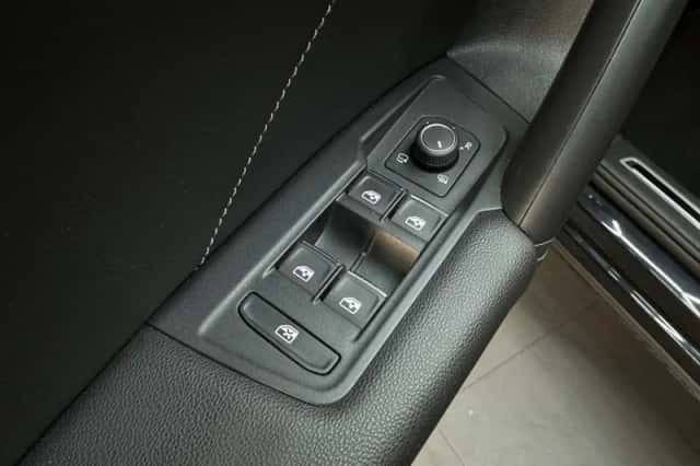 Volkswagen Tiguan (2020) thumbnail 18