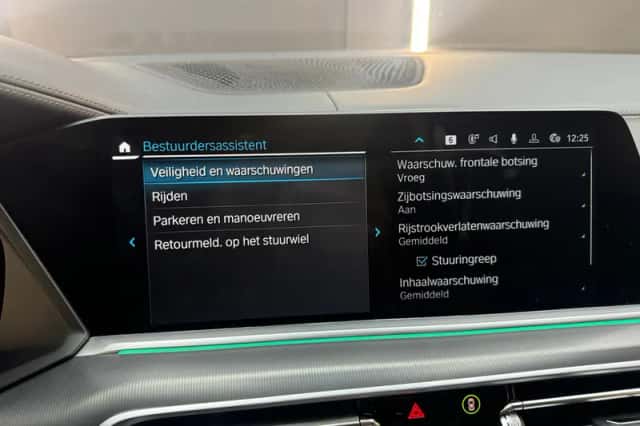 BMW X5 (2022) thumbnail 37