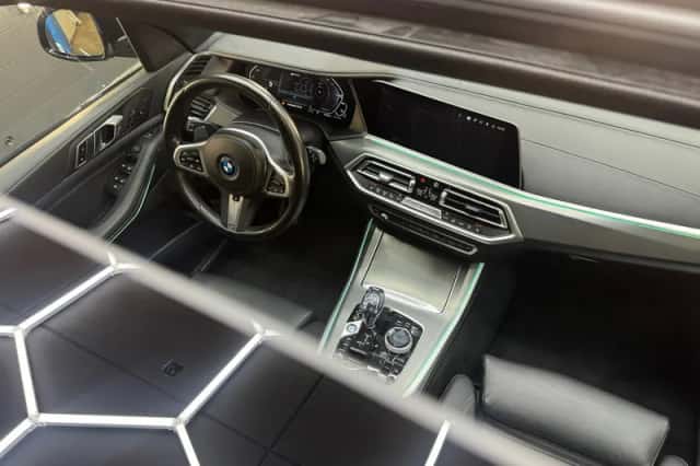 BMW X5 (2022) thumbnail 42
