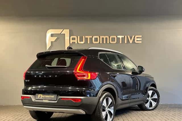 Volvo XC40 (2020) thumbnail 3