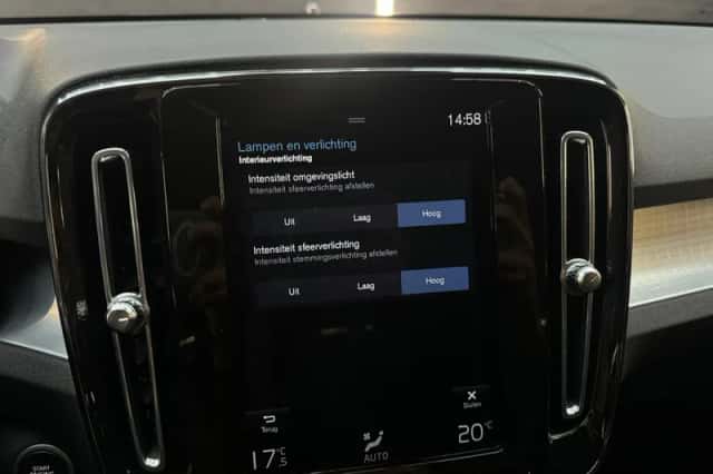Volvo XC40 (2020) thumbnail 24