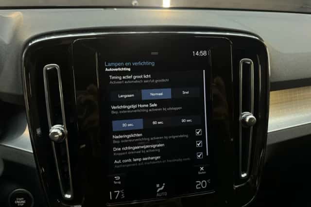 Volvo XC40 (2020) thumbnail 25