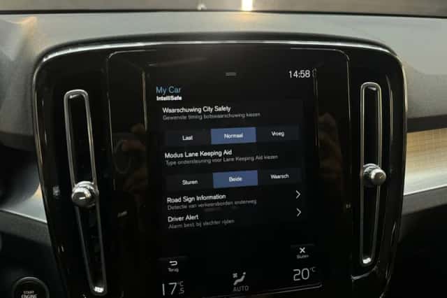 Volvo XC40 (2020) thumbnail 26