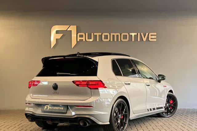 Volkswagen Golf (2024) thumbnail 3