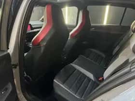Volkswagen Golf (2024) thumbnail 23