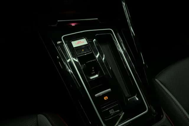 Volkswagen Golf (2024) thumbnail 24