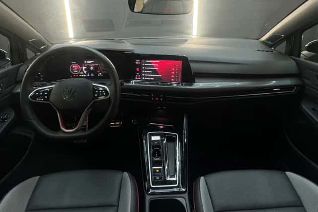 Volkswagen Golf (2024) thumbnail 4