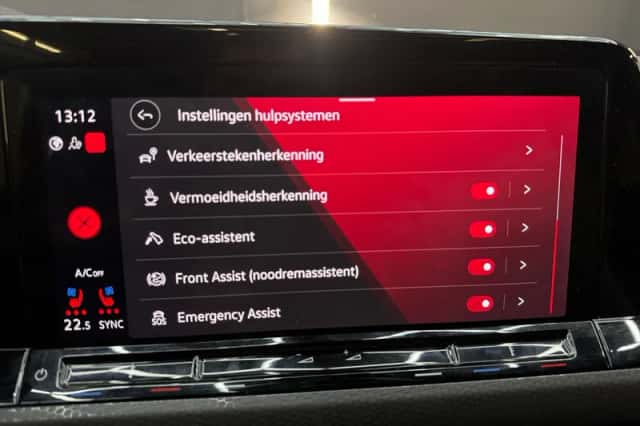 Volkswagen Golf (2024) thumbnail 31