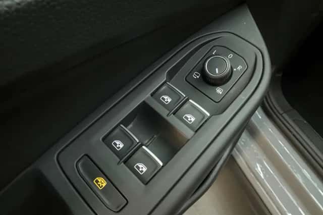Volkswagen Golf (2024) thumbnail 33