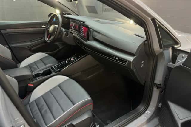 Volkswagen Golf (2024) thumbnail 35