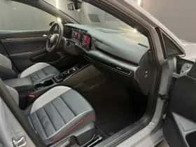 Volkswagen Golf (2024) thumbnail 35