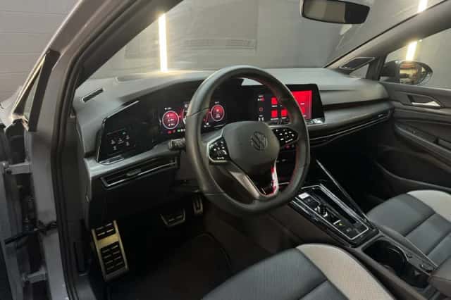 Volkswagen Golf (2024) thumbnail 6