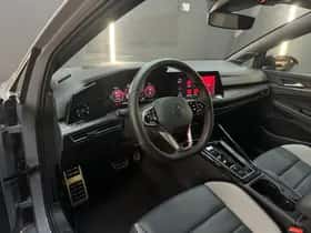 Volkswagen Golf (2024) thumbnail 6