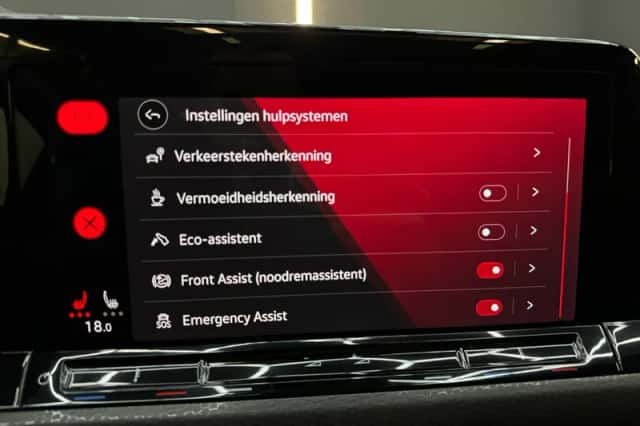 Volkswagen Golf (2021) thumbnail 22