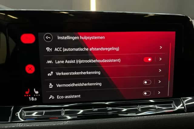 Volkswagen Golf (2021) thumbnail 23