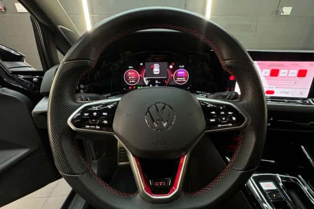 Volkswagen Golf (2023) thumbnail 13
