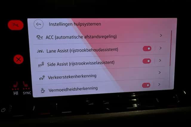 Volkswagen Golf (2023) thumbnail 26