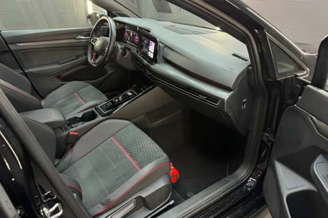 Volkswagen Golf (2023) thumbnail 33