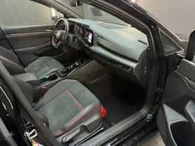 Volkswagen Golf (2023) thumbnail 33