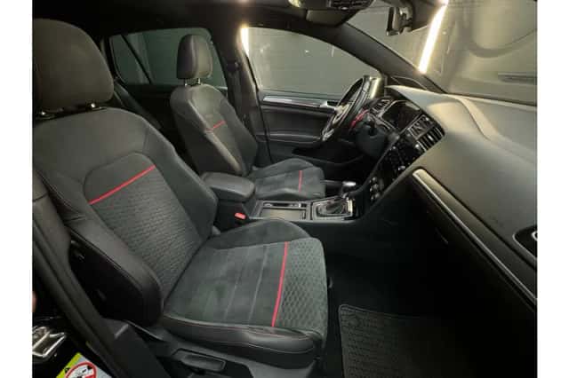 Volkswagen Golf (2019) thumbnail 33
