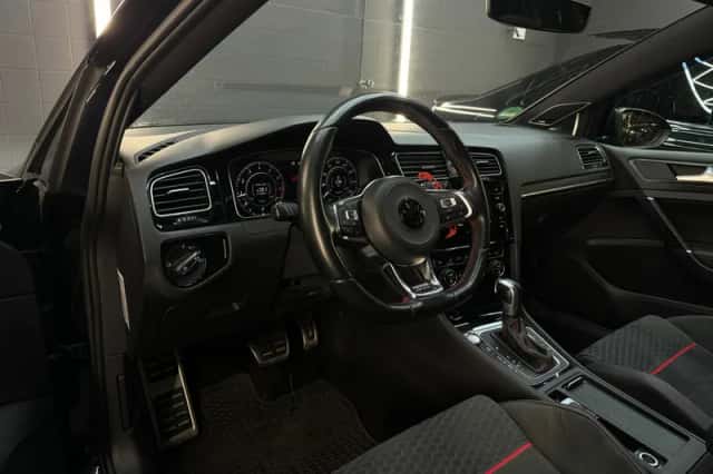 Volkswagen Golf (2019) thumbnail 5