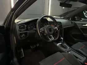 Volkswagen Golf (2019) thumbnail 5