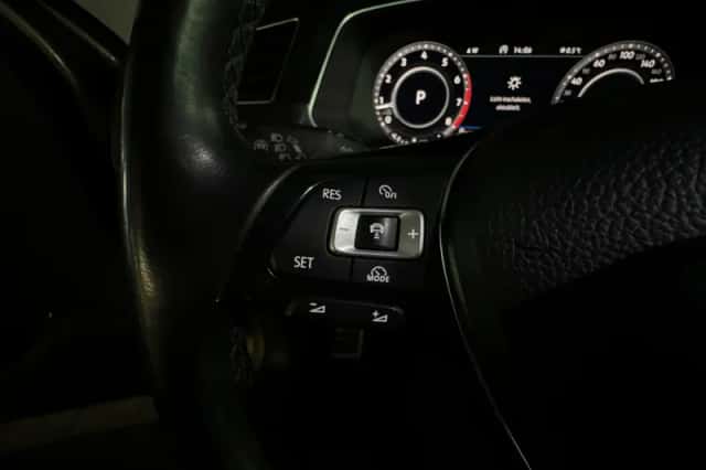 Volkswagen Tiguan (2018) thumbnail 15