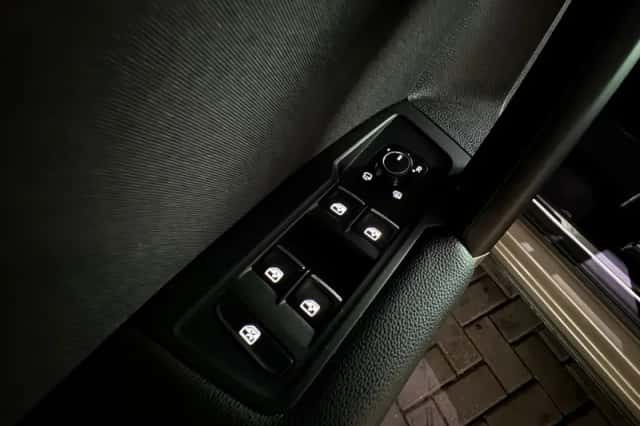 Volkswagen Tiguan (2018) thumbnail 37