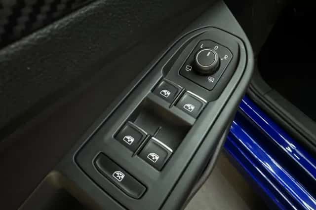 Volkswagen Golf (2022) thumbnail 22