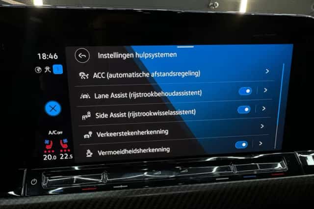 Volkswagen Golf (2022) thumbnail 27