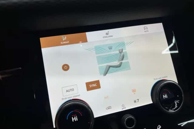 Land Rover Range Rover Evoque (2021) thumbnail 24