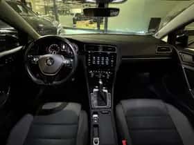 Volkswagen Golf (2019) thumbnail 4