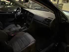 Volkswagen Golf (2019) thumbnail 31
