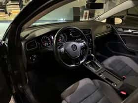 Volkswagen Golf (2019) thumbnail 5