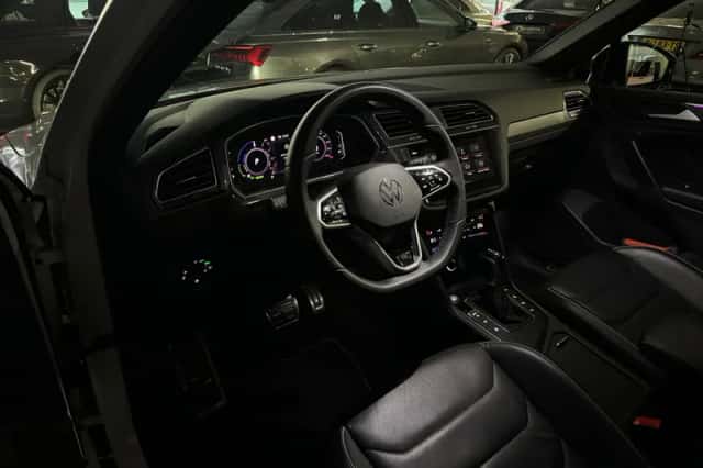 Volkswagen Tiguan (2022) thumbnail 5