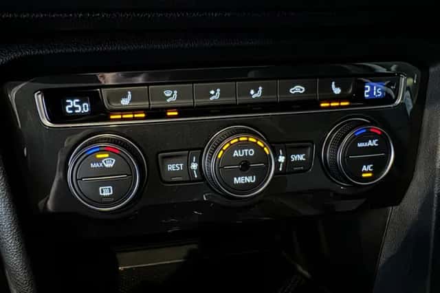 Volkswagen Tiguan (2019) thumbnail 17