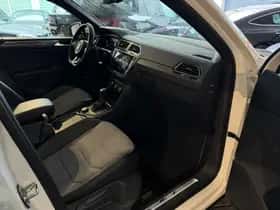 Volkswagen Tiguan (2019) thumbnail 38