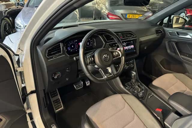 Volkswagen Tiguan (2019) thumbnail 5