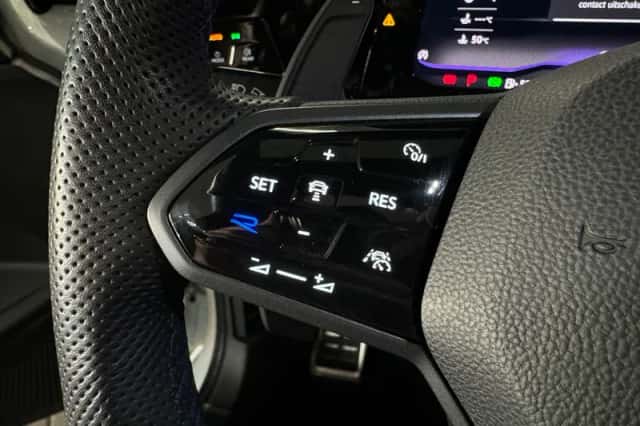Volkswagen Golf (2022) thumbnail 17