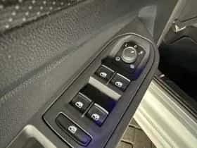 Volkswagen Golf (2022) thumbnail 23