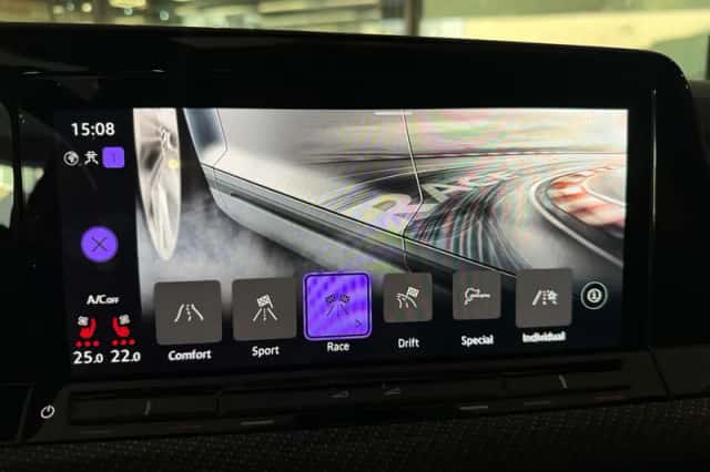Volkswagen Golf (2022) thumbnail 29