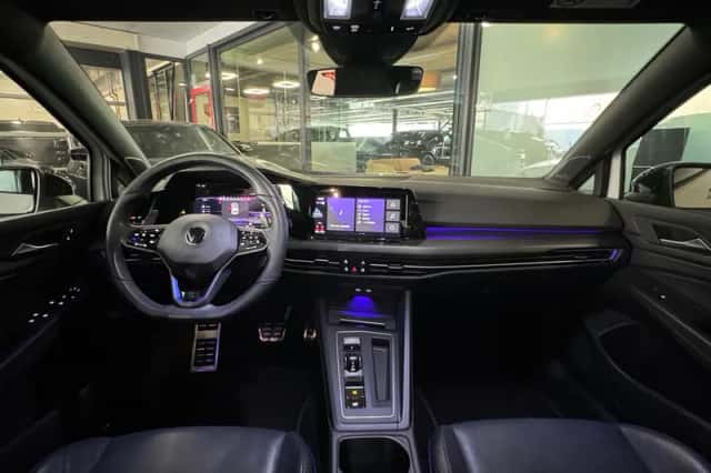 Volkswagen Golf (2022) thumbnail 4