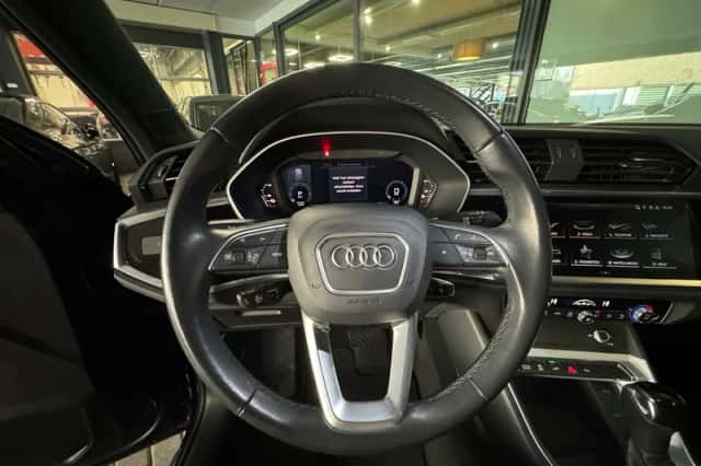 Audi Q3 (2021) thumbnail 16