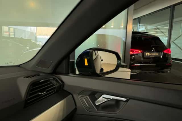 Audi Q3 (2021) thumbnail 18