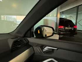 Audi Q3 (2021) thumbnail 18