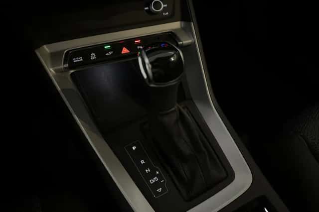 Audi Q3 (2021) thumbnail 22